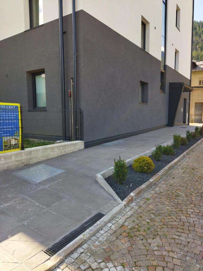 Suite Svaizer Con Giardino Privato Malè Eksteriør bilde
